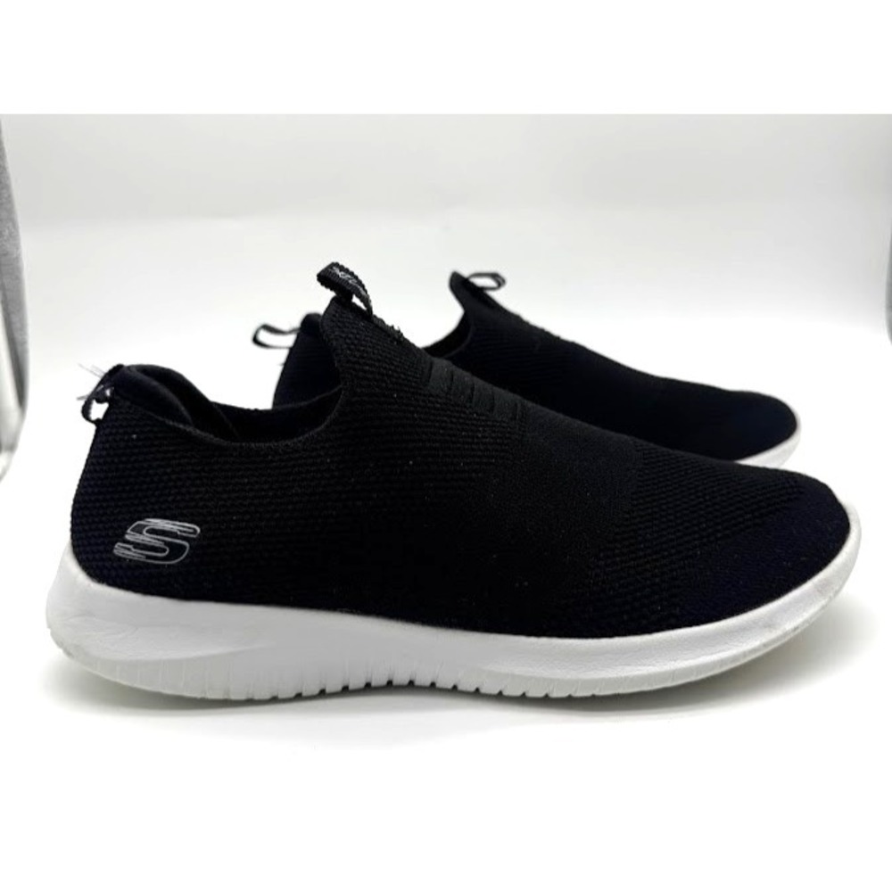 Skechers Women 9.5 Black Ultra Flex Knit Slip On Sneakers Air Cooled Memory Foam